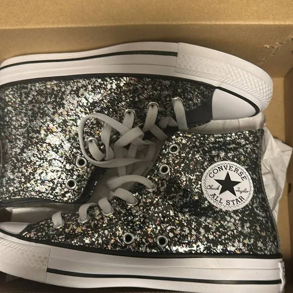 Converse kids dark matter/white High-Top Sneakers size 4. New