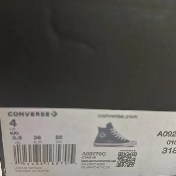 Converse kids dark matter/white High-Top Sneakers size 4. New