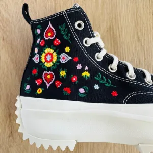 ⭐Converse Run Star Hike Hi Sz 6.5 Women Shoes Platform Floral Embroidery A02192C