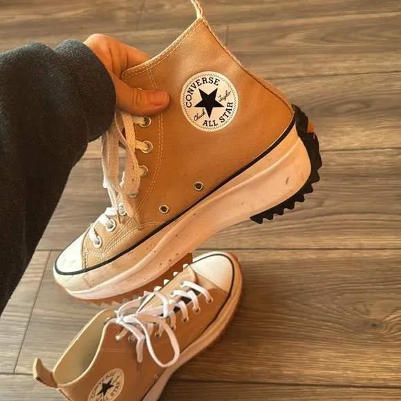Converse Run Star Hike Platform Shoes Squirrel Friend size 9.5