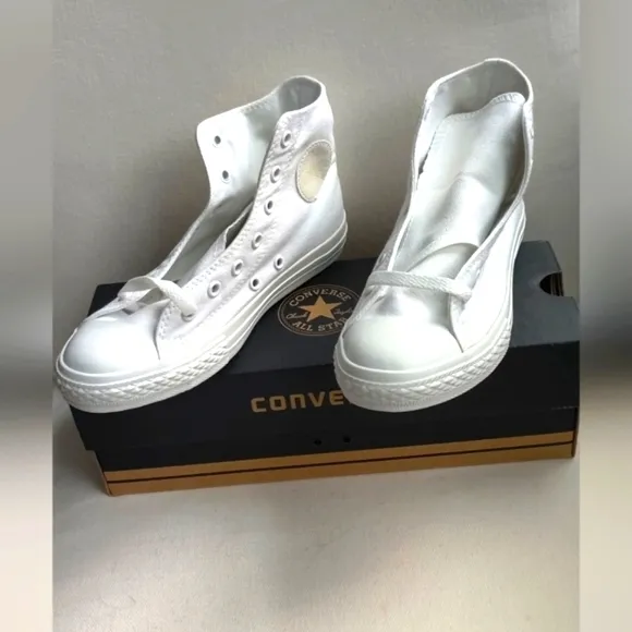 Converse Sneakers White Youth Size 3 New in Box