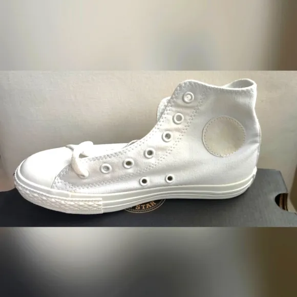 Converse Sneakers White Youth Size 3 New in Box
