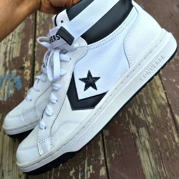 Converse White and Black High-Top Men's Sneakers Sz 10