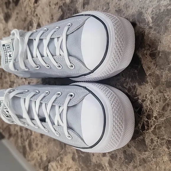 Converse Woman's CHUCK TAYLOR ALL STAR LIFT LOW 'WOLF GREY Platform Sneakers 10