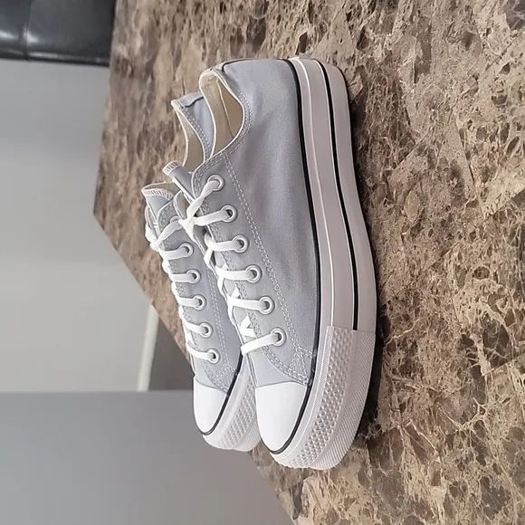 Converse Woman's CHUCK TAYLOR ALL STAR LIFT LOW 'WOLF GREY Platform Sneakers 10