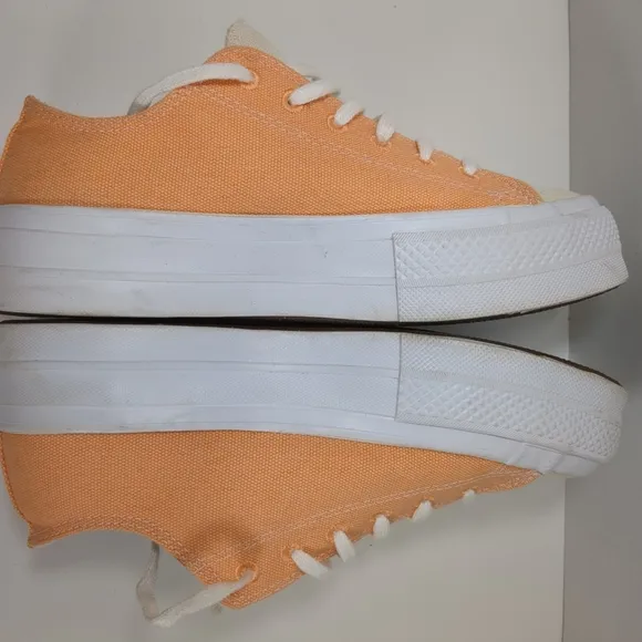 Converse Women's Low Top Platform Orange and Cream Sneakers , Size 8.5