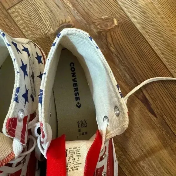 Converse Youth Kid’s Unisex American Flag High Top Sneakers - Size 4 like new