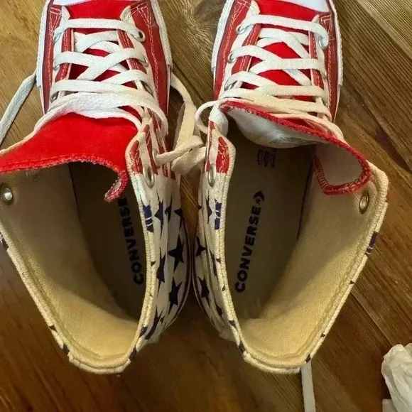 Converse Youth Kid’s Unisex American Flag High Top Sneakers - Size 4 like new
