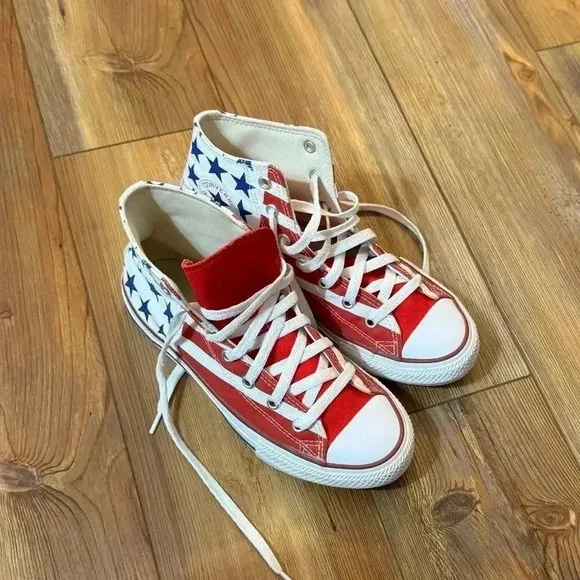 Converse Youth Kid’s Unisex American Flag High Top Sneakers - Size 4 like new