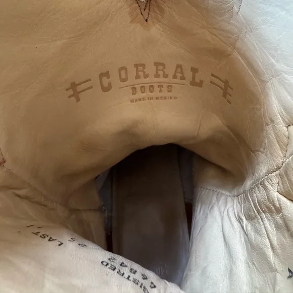 Corral Embroidered Leather Cowboy Boots