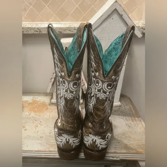 Corral Womens Size 11 Brown and White Glow in the Dark Square Toe Cowboy Boots