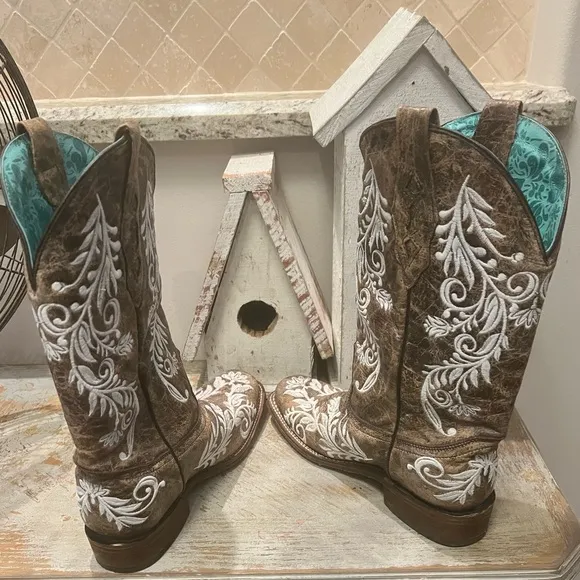 Corral Womens Size 11 Brown and White Glow in the Dark Square Toe Cowboy Boots