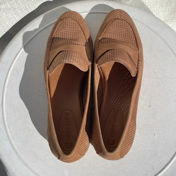 Corso Como Women’s Carlynee Perforated Nubuck Tan Loafer Shoes Sz 9