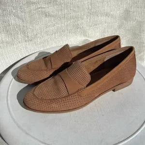 Corso Como Women’s Carlynee Perforated Nubuck Tan Loafer Shoes Sz 9