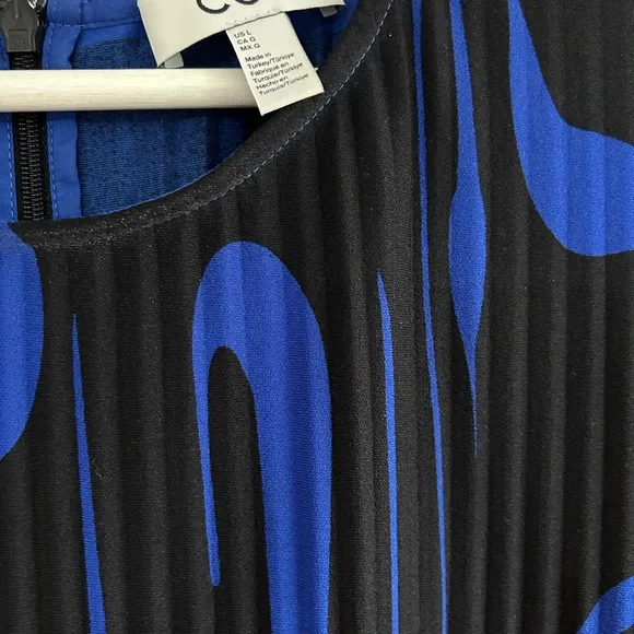 COS pleated midi T-shirt dress Blue and Black Pattern size L EUC