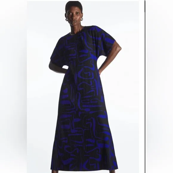 COS pleated midi T-shirt dress Blue and Black Pattern size L EUC