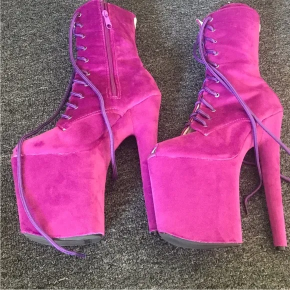 Cosmopole Cosmopolitan berry suede with open toe boots