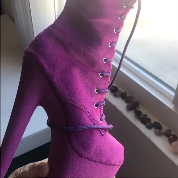 Cosmopole Cosmopolitan berry suede with open toe boots