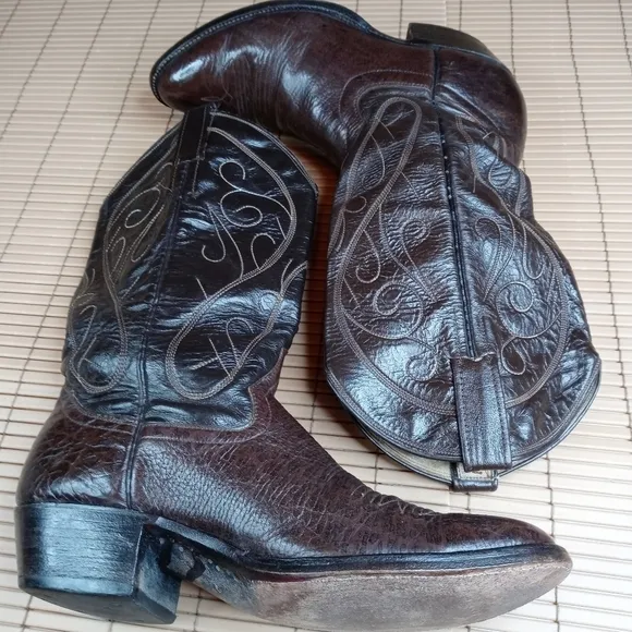 COWTOWN Cowboy Boots 9 D Mens Brown BULLHIDE Leath