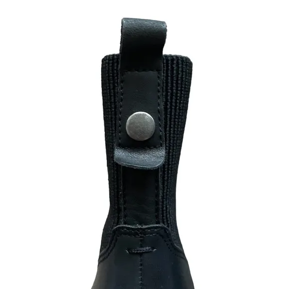 Crown Vintage Adventure Leather Black Heeled Boots (size 9)
