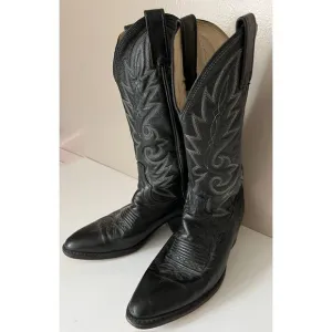 Dan Post vintage black leather cowboy boots. Size 7.5(M)/9(W)