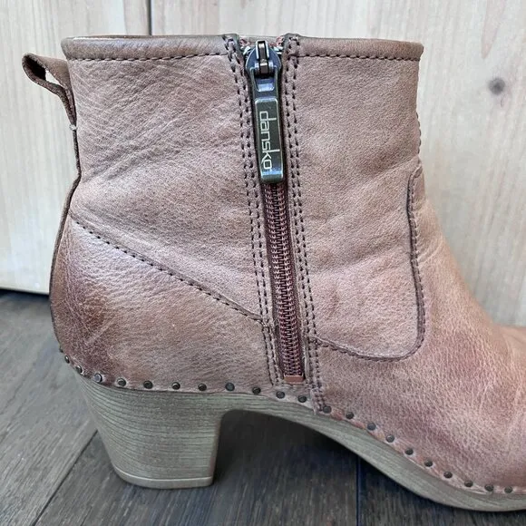 Dansko Sarah Boots Tan Milled Burnished Leather Ankle Booties Size 39 Size Zip