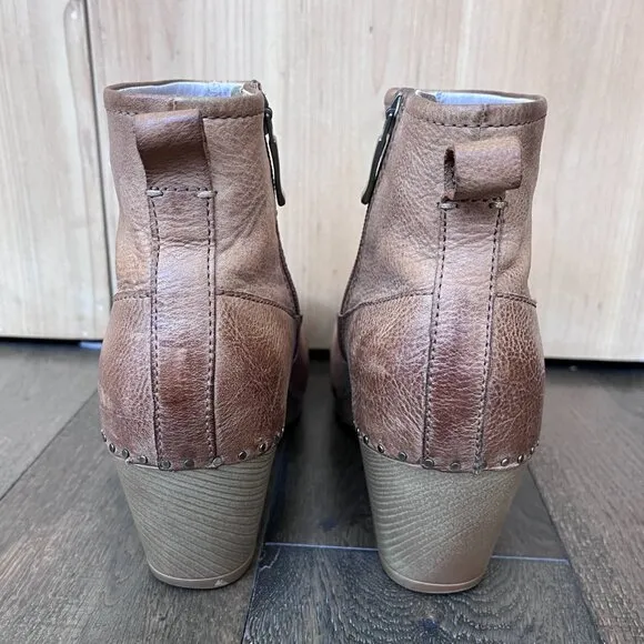 Dansko Sarah Boots Tan Milled Burnished Leather Ankle Booties Size 39 Size Zip