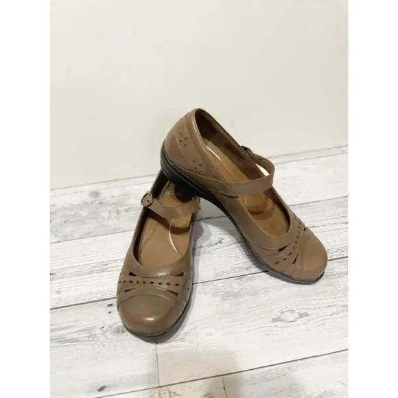 Dansko Shoes Women Mathilda in Dark Taupe Sz Black Sz 8.5