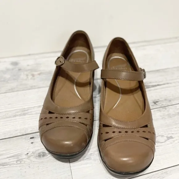 Dansko Shoes Women Mathilda in Dark Taupe Sz Black Sz 8.5
