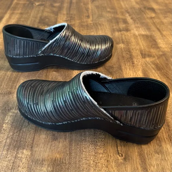 Dansko Women's Professional Leather Clog Slip-On Shoe Metallic Silver Stripe 39