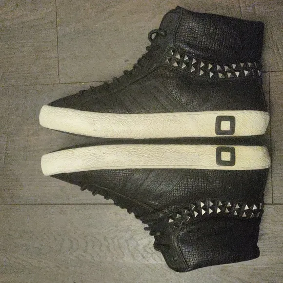 D.A.T.E. Studded High Top Premium Sneakers