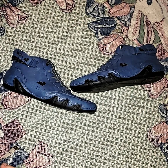 DBeck outdoor shoes blue leather mens 40 us 7 nwot Goat logo