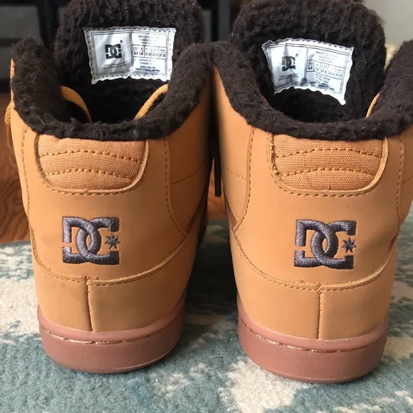 DC shoes