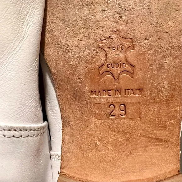 DE ARTO white toddler leather boots. Made in Italy.  Size 39