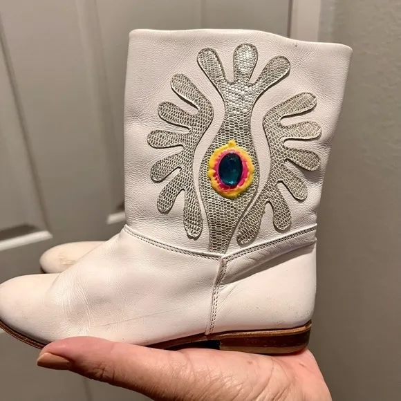 DE ARTO white toddler leather boots. Made in Italy.  Size 39