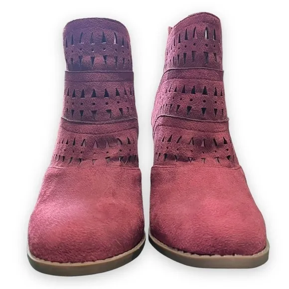 DIBA Maddie Cutout Heeled Laser Cut Booties in Burgundy sz 8.5