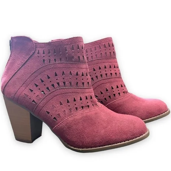 DIBA Maddie Cutout Heeled Laser Cut Booties in Burgundy sz 8.5