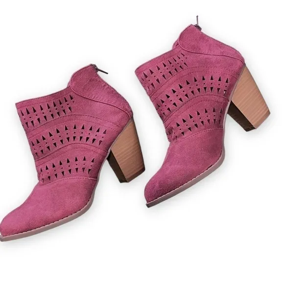 DIBA Maddie Cutout Heeled Laser Cut Booties in Burgundy sz 8.5