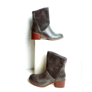Diba True Slate Ankle Boots Shoes Women's Size 6 Slate/Grey Cow Suede Water Can