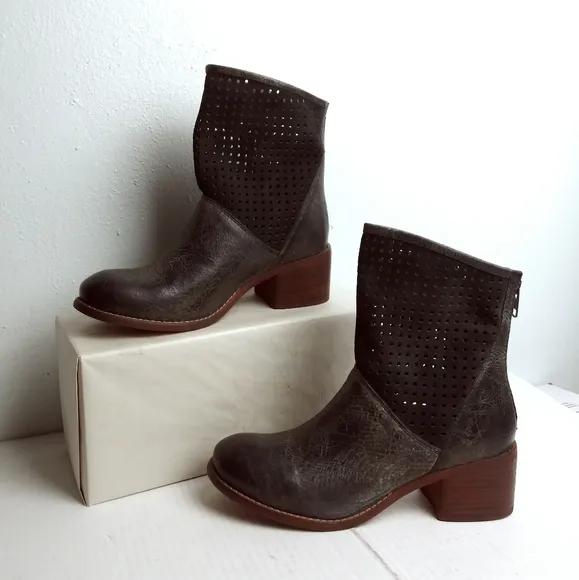 Diba True Slate Ankle Boots Shoes Women's Size 6 Slate/Grey Cow Suede Water Can