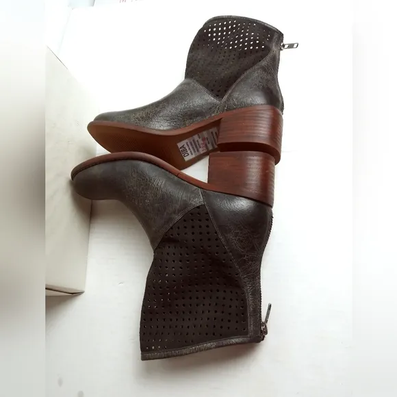 Diba True Slate Ankle Boots Shoes Women's Size 6 Slate/Grey Cow Suede Water Can