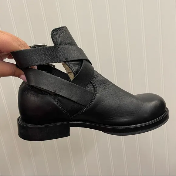 Diesel D-Komb Fob Ankle Straps Buckle Boots Sz 40