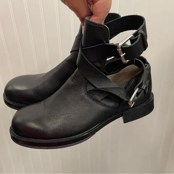 Diesel D-Komb Fob Ankle Straps Buckle Boots Sz 40