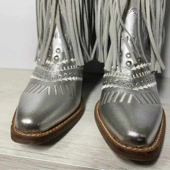 Dingo Gypsy Studded Fringe Metallic Snip Toe Cowboy Silver Boots 6M DI 737