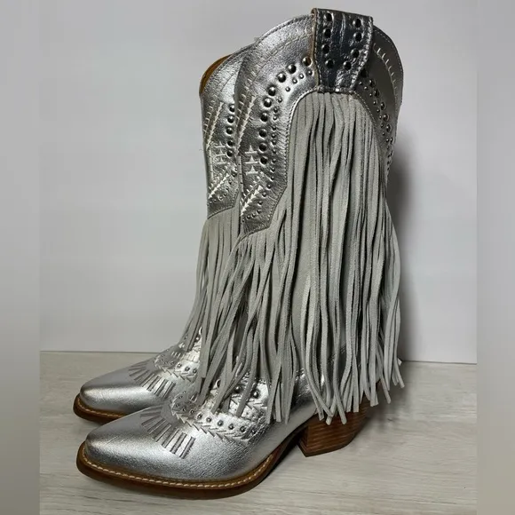 Dingo Gypsy Studded Fringe Metallic Snip Toe Cowboy Silver Boots 6M DI 737