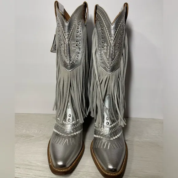 Dingo Gypsy Studded Fringe Metallic Snip Toe Cowboy Silver Boots 6M DI 737