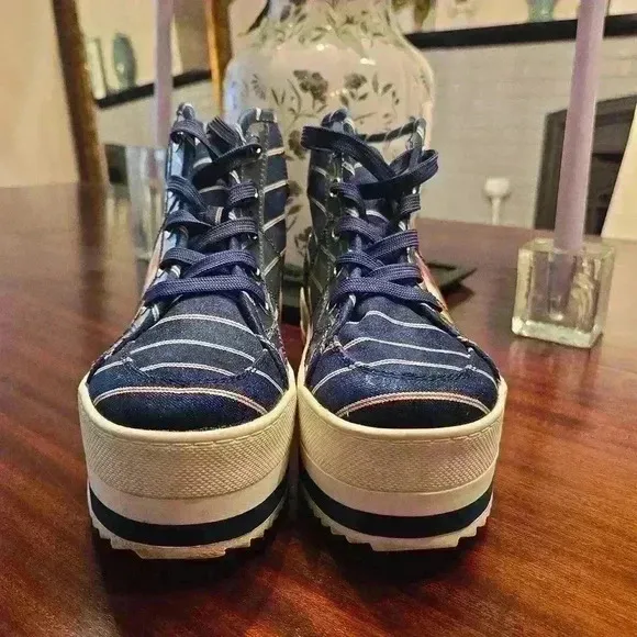 Disney Call It Spring Donald Duck Hi Top Platform Sneakers Blue Size 7 Womens