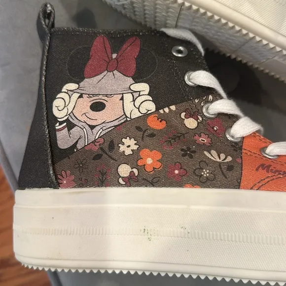 Disney - Girls Minnie Mouse Platform Sneakers - Sz 4 - NWT!