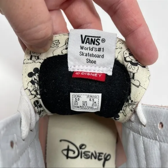 Disney Vans off the Wall Sneakers High Top Mickey