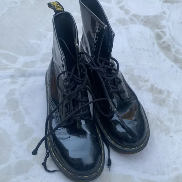 Doc Martens 1460 Boots Womens  Size 8 Shoes Black Eye 8 Patent Leather C…